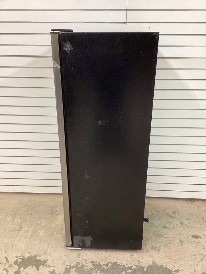 Frigidaire 6.5 cu. ft. Upright Freezer
