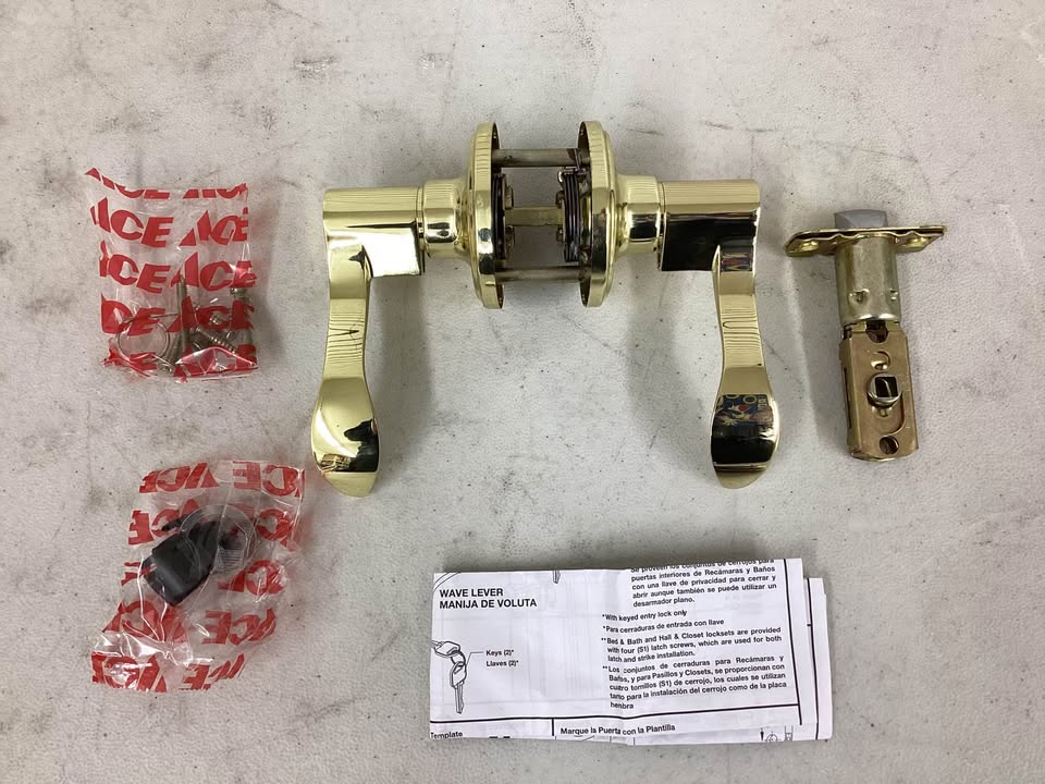 Ace Wave Polished Brass Door Handle