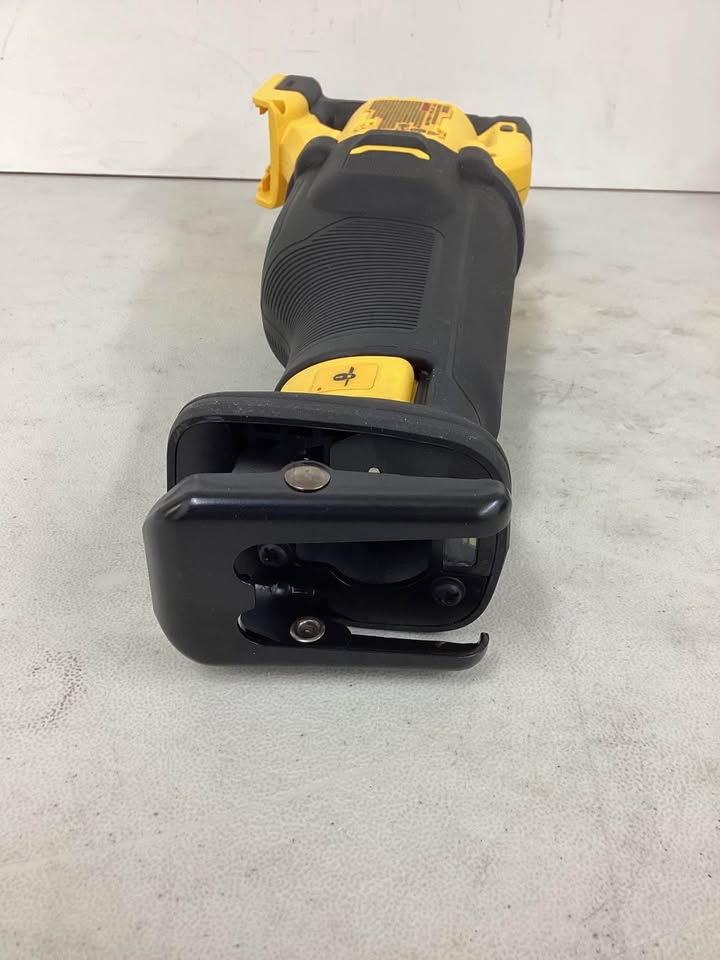 DEWALT 20-Volt XR Cordless Reciprocating Saw