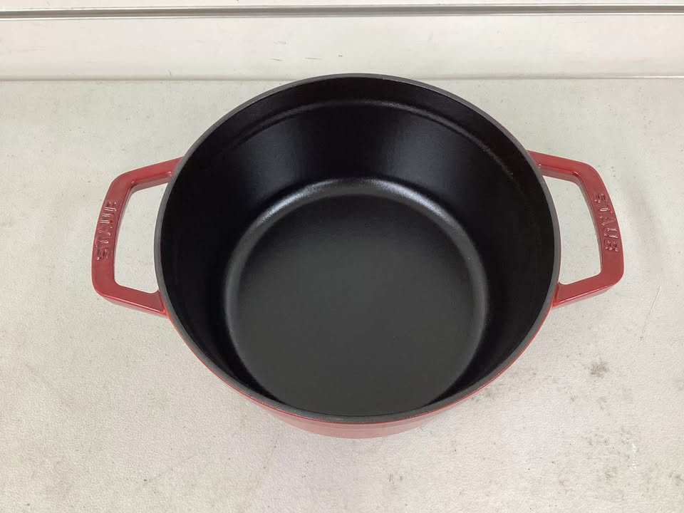 STAUB Cast Iron 2.75-qt Round Cocotte