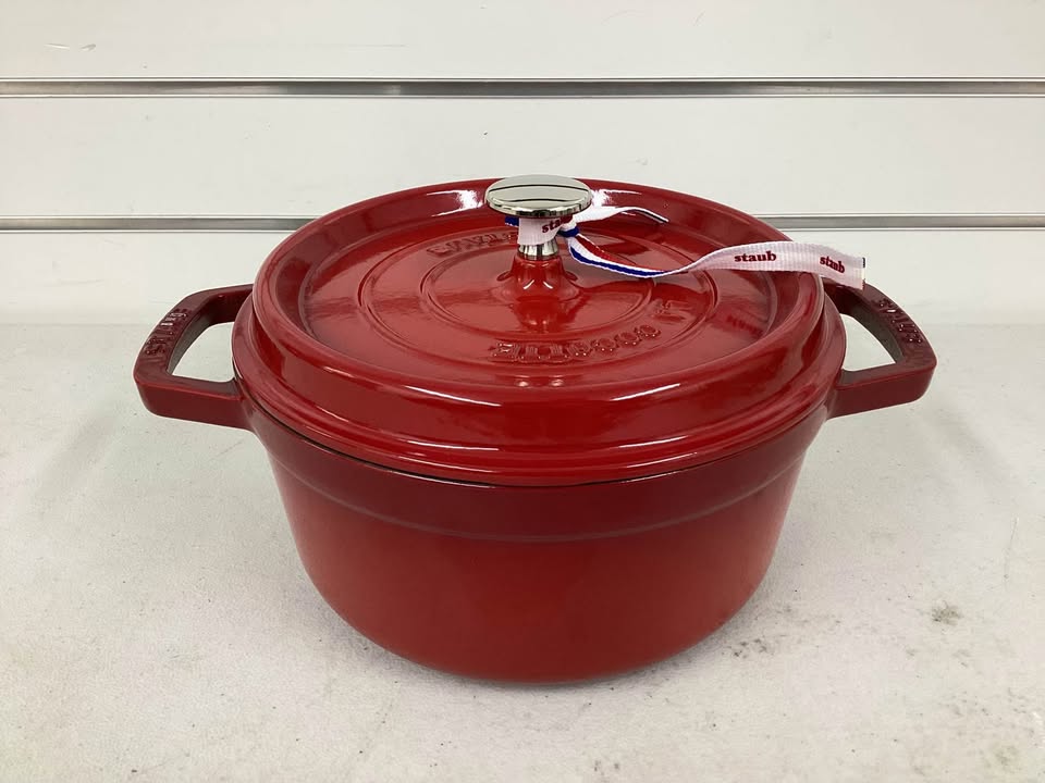 STAUB Cast Iron 2.75-qt Round Cocotte