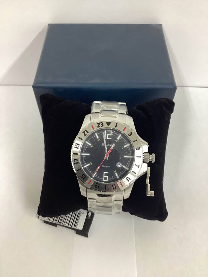 Magnum Analog Wristwatch New