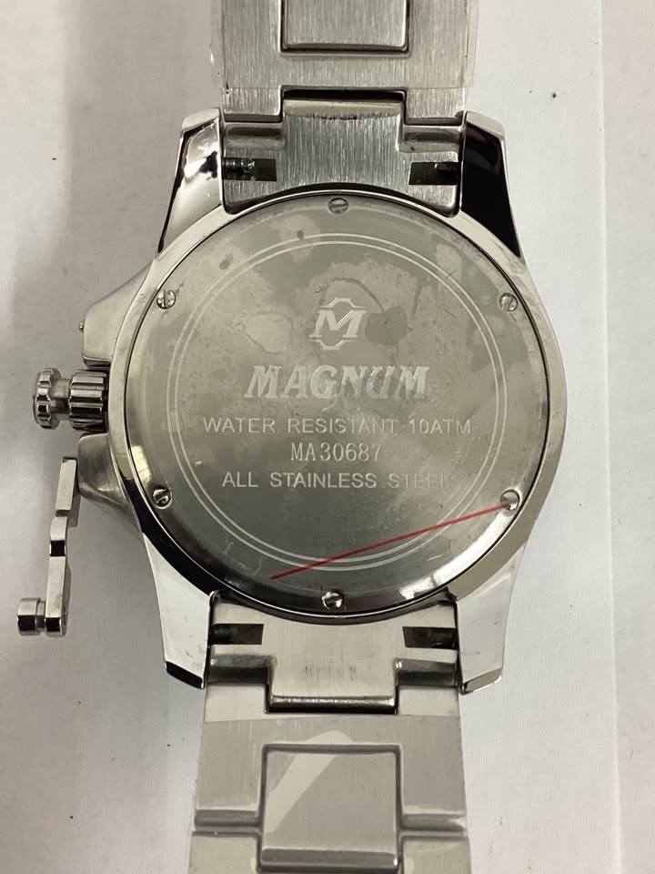 Magnum Analog Wristwatch New