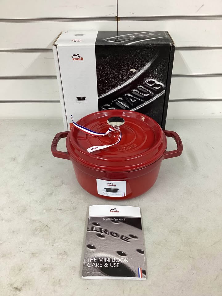 STAUB Cast Iron 2.75-qt Round Cocotte