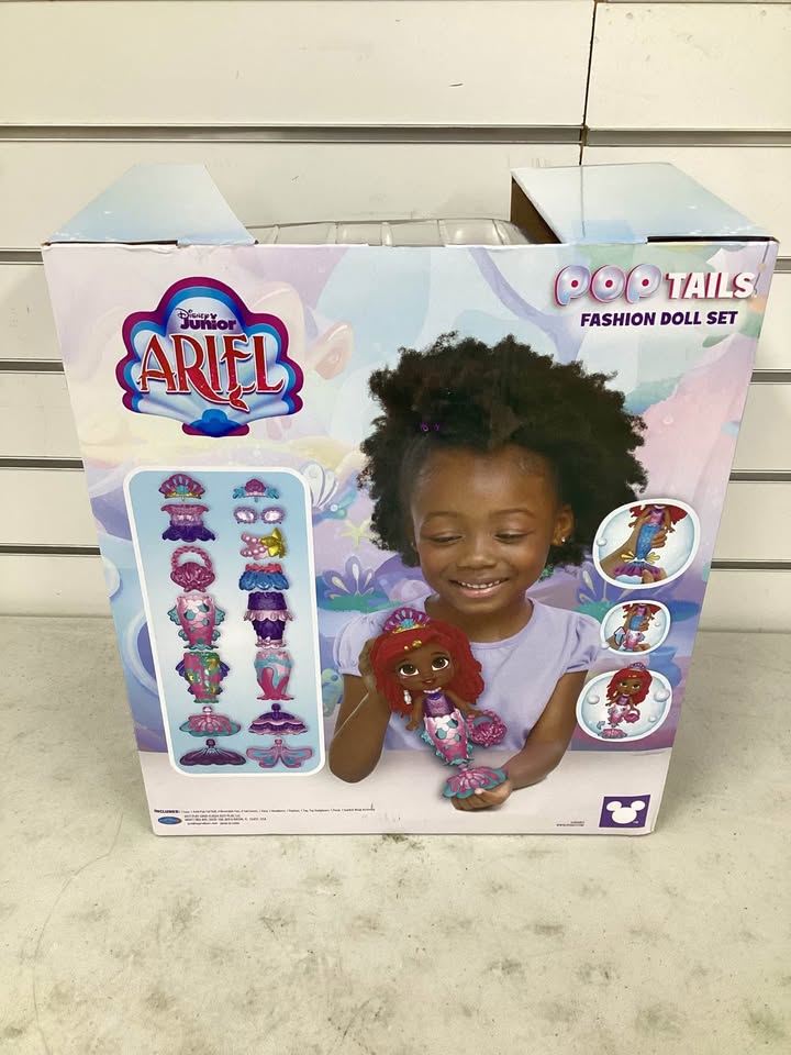 Disney Junior Ariel Pop Tails Fashion Doll Playset