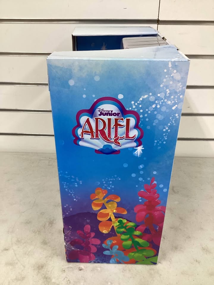 Disney Junior Ariel Pop Tails Fashion Doll Playset