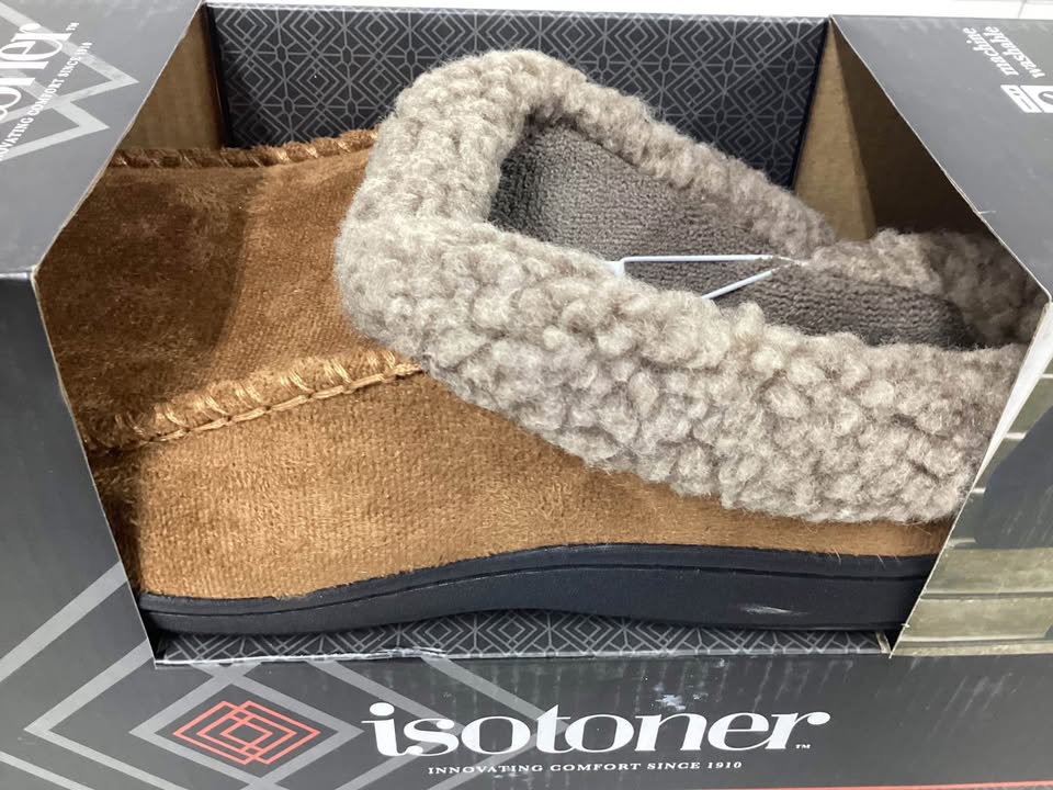 Isotoner Men’s Classic Comfort Hoodback Slipper Size Large