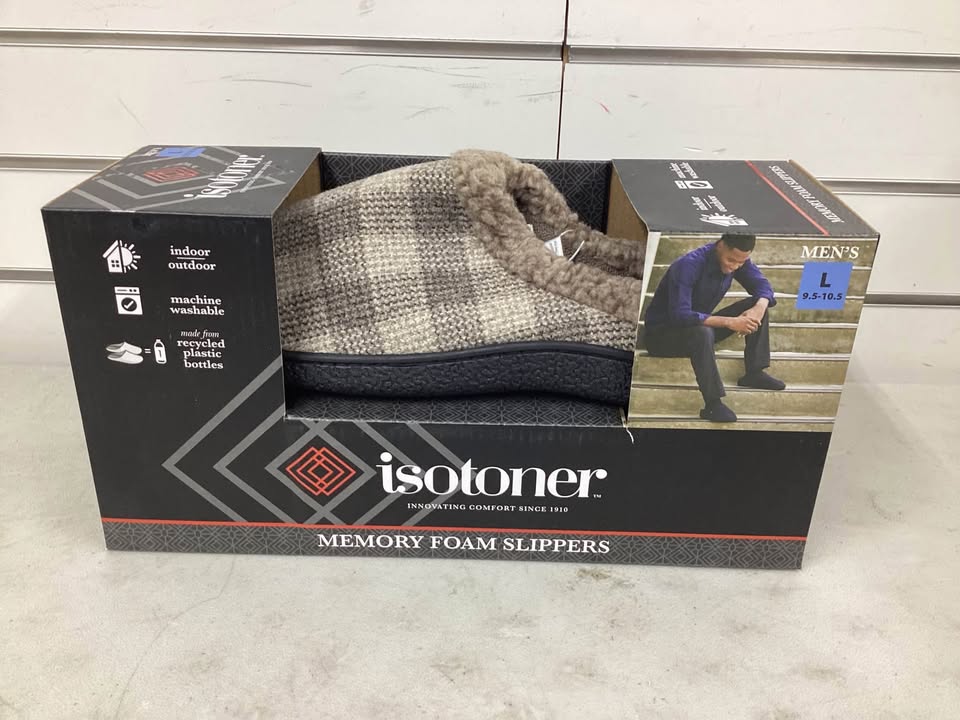 Isotoner Men’s Classic Comfort Hoodback Slipper