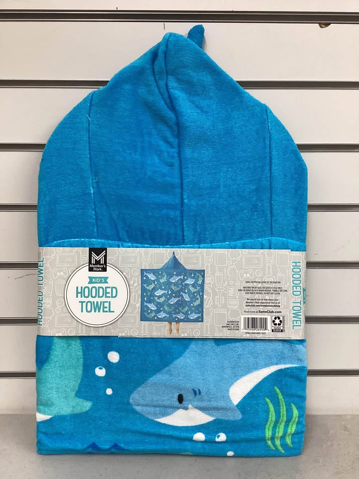 Member's Mark Kids' Hooded Shark Towel With Hand Pockets