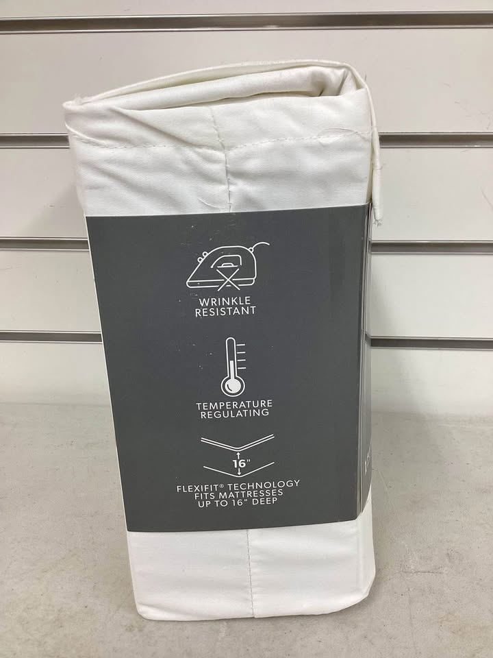 Member's Mark 450 Thread Count Solid Sheet Set-Full Size