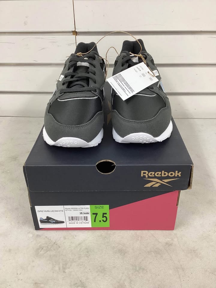 Reebok Women's Ultraflash Running Sneaker Dark Blue Size 7.5