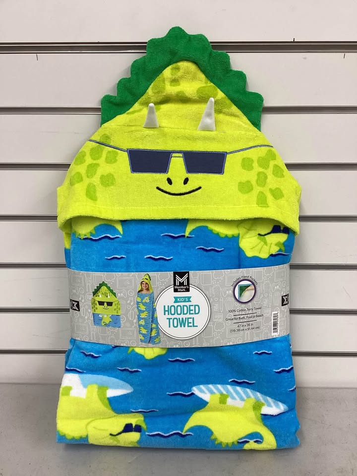Member's Mark Kids' Hooded Towel With Hand Pockets