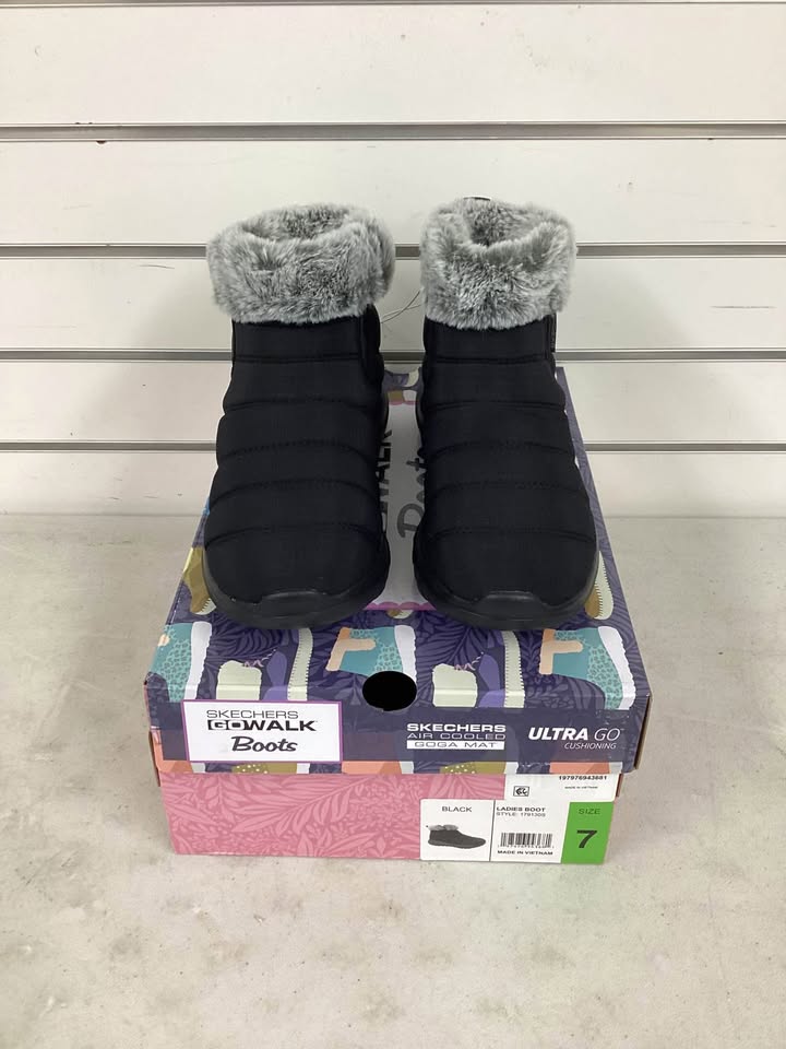 Skechers Women's On-The-Go Joy Boot Size 7
