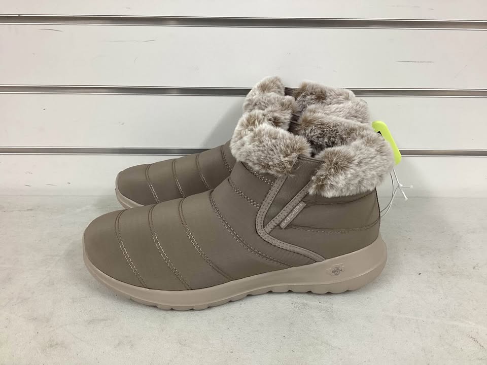 Skechers Women's On-The-Go Joy Boot Size 9