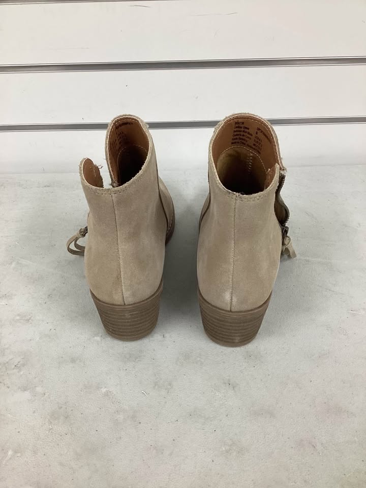 White Mountain Women's Suede Ankle Boot Size 6.5