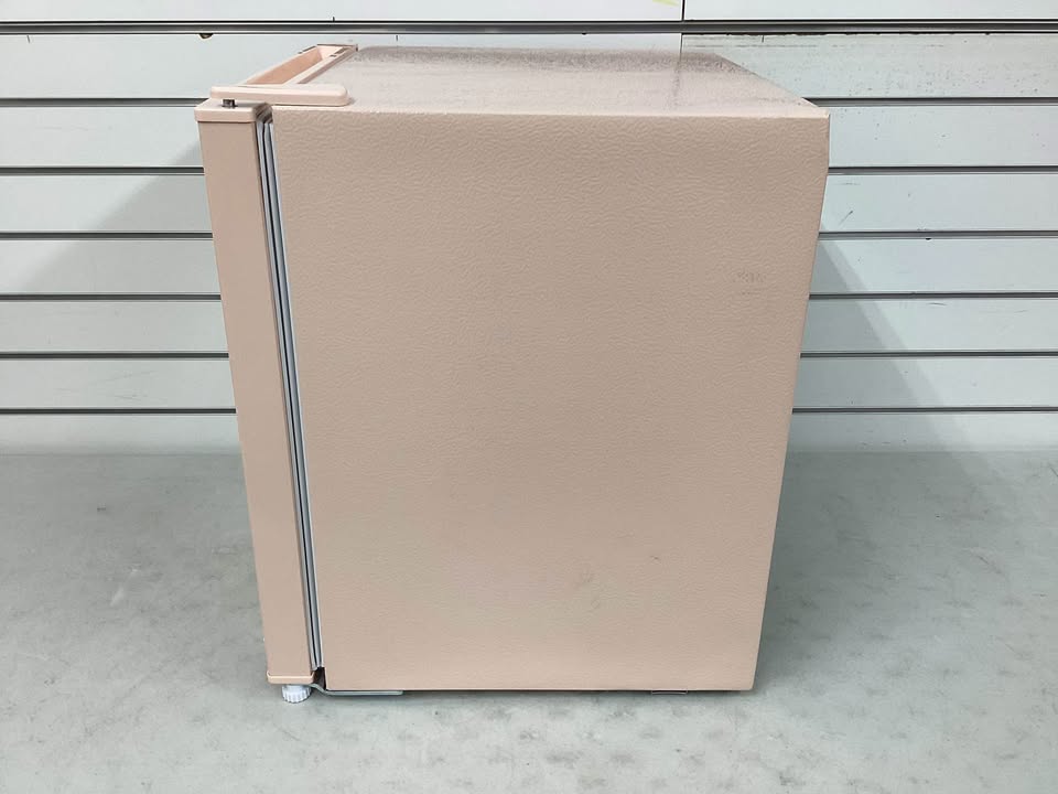Frigidaire Mini Refrigerator with Freezer