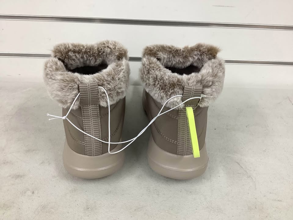 Skechers Women's On-The-Go Joy Boot Size 9
