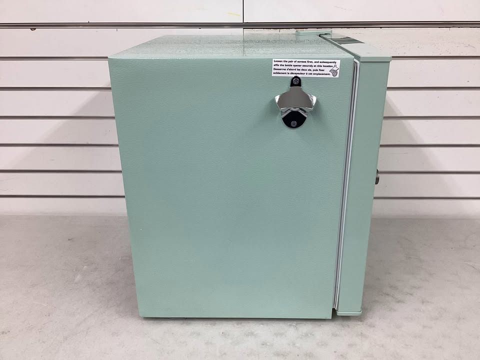 Frigidaire 1.6 cu. ft. Retro Mini Refrigerator