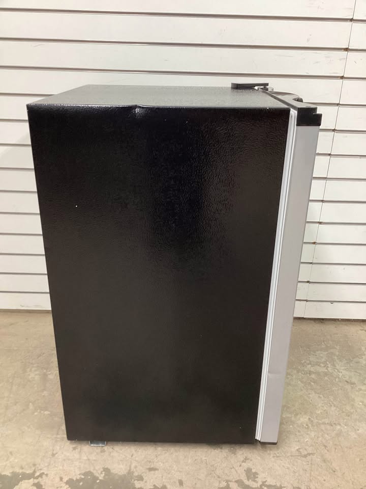 RCA 4.5 cu. ft. Mini Fridge in Stainless