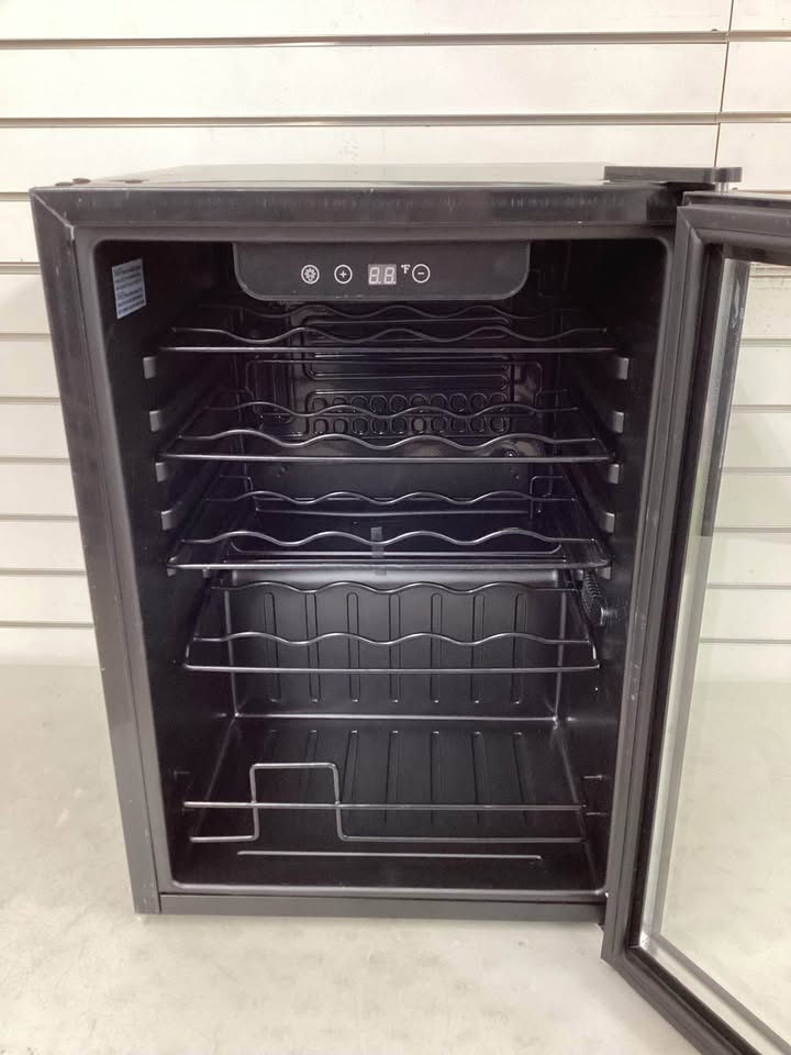 Hamilton Beach 22 Bottle Beverage/Wine Cooler