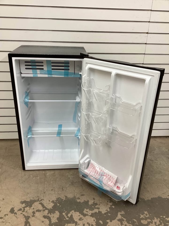 Arctic Chef 3.2-Cu. Feet Mini Refrigerator