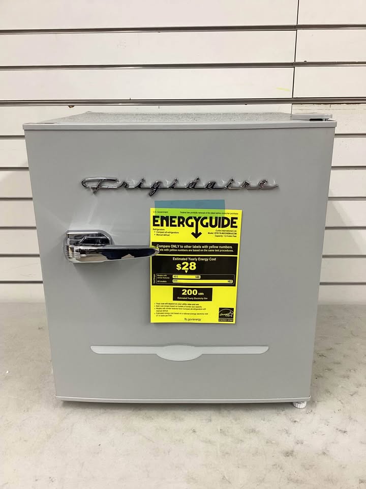 Frigidaire 1.6 cu. Ft. Retro Mini Refrigerator