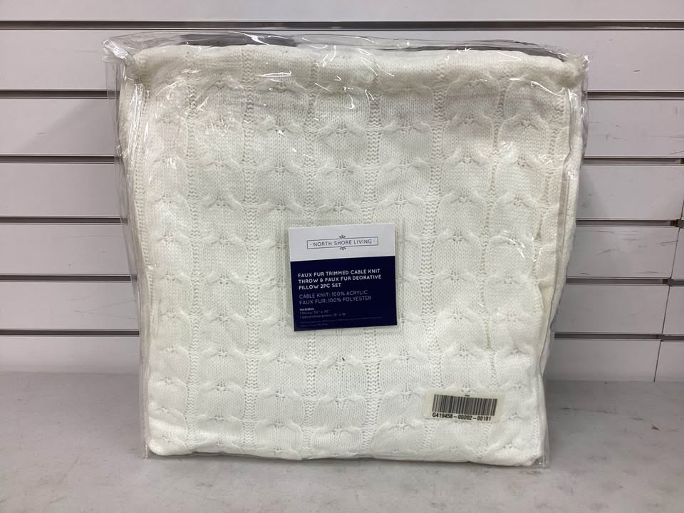 North Shore Living Knit & Faux Fur Throw Blanket & Pillow Set