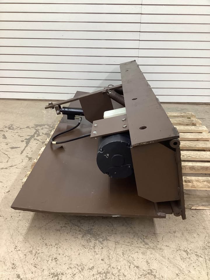 Vestil Edge-O-Dock Dock Leveler