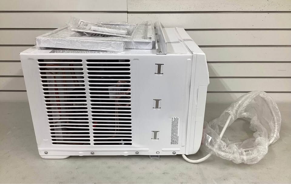 BLACK+DECKER 14,500 BTU 115V Window Air Conditioner