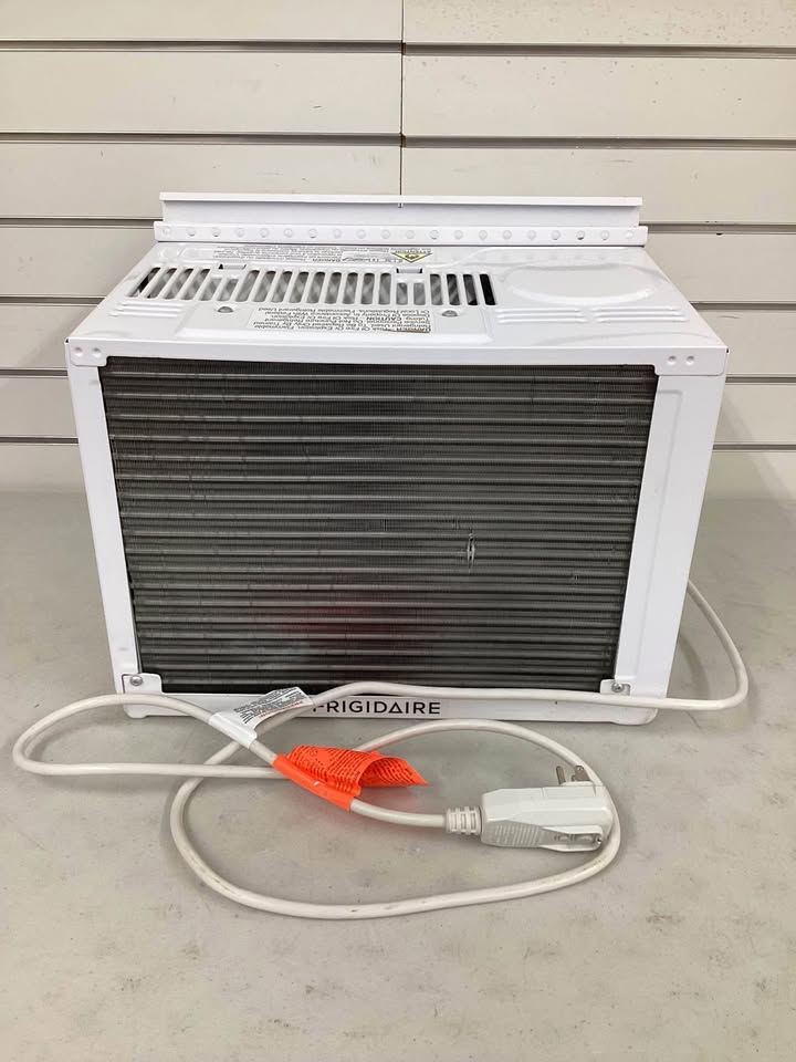 Frigidaire 5,000 BTU 115V Window Air Conditioner - Lightly Used