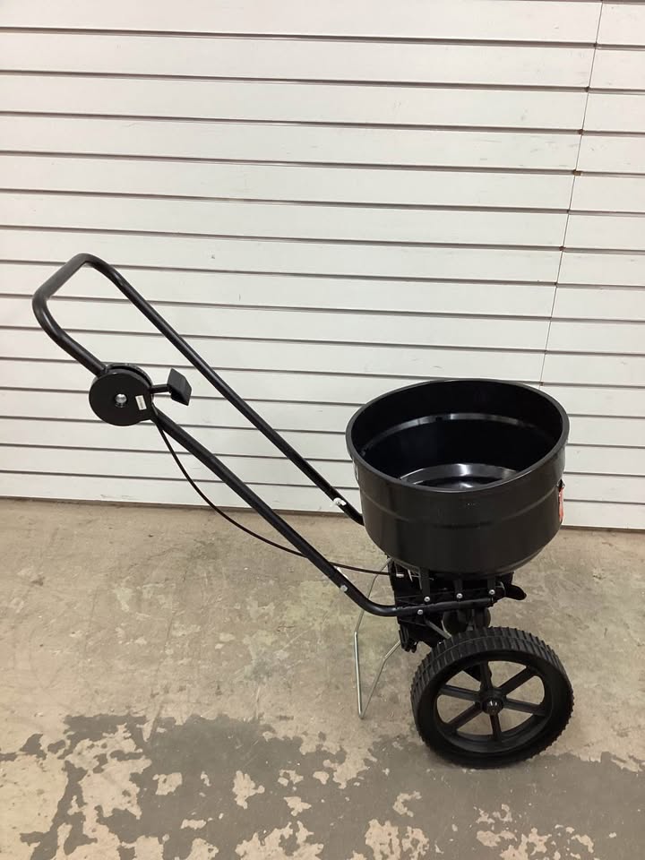 Agri-Fab 50 lbs. Capacity Broadcast Spreader