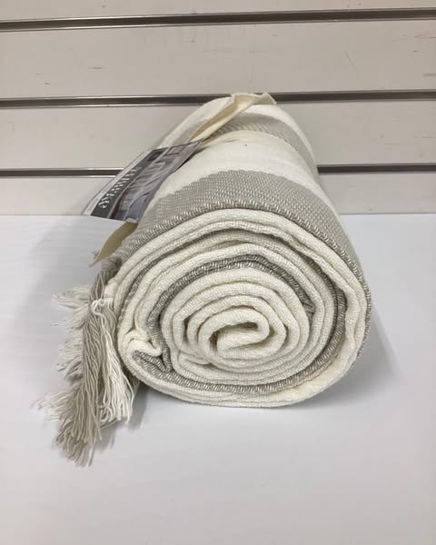 Member's Mark Cotton Stripe Throw with Tassels, 60" x 70"