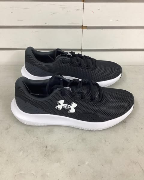 Under Armour Men's Charged Surge 4 Sneaker Size 9.5