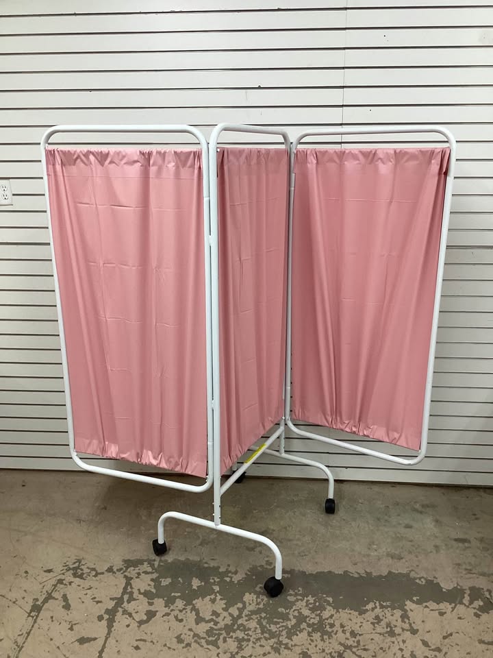 MOBILE ANTIMICROBIAL THREE PANEL PRIVACY SCREEN