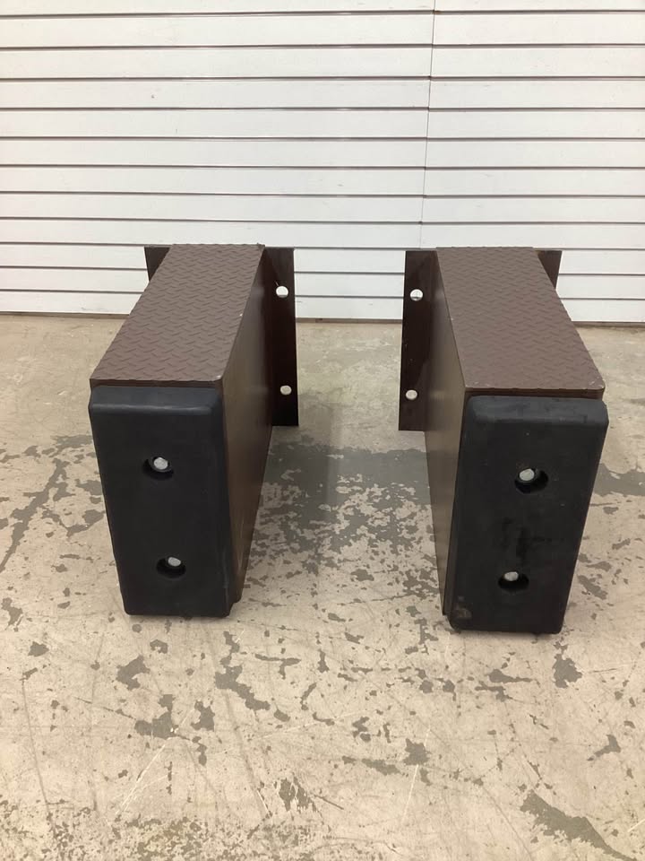 Vestil Edge-O-Dock Dock Leveler