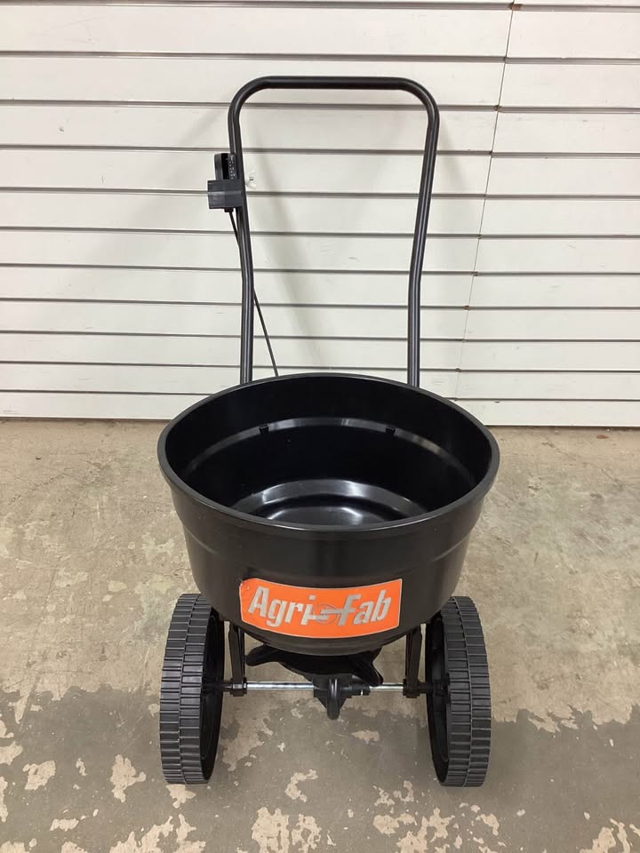 Agri-Fab 50 lbs. Capacity Broadcast Spreader