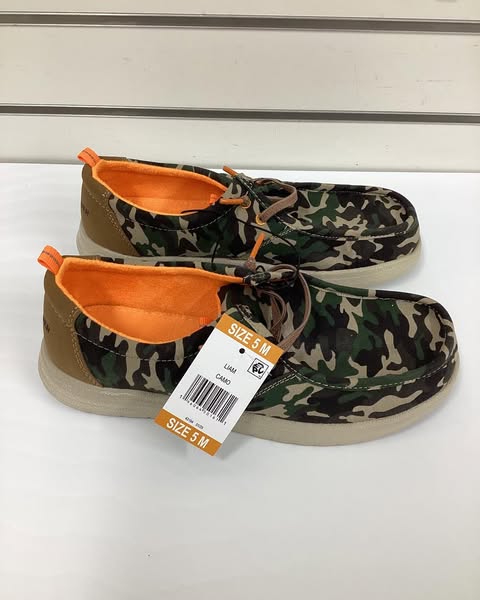 Eddie Bauer Boys Canvas Slip-On Shoe Size 5M