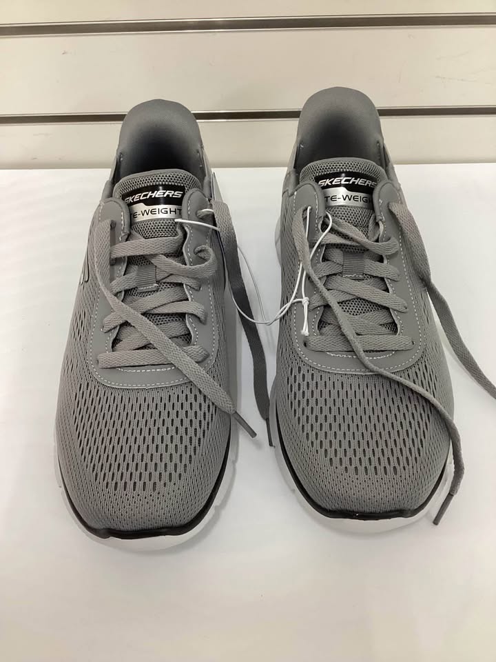 Skechers Men's Verse Hands Free Swift Fit Sneaker Size 9