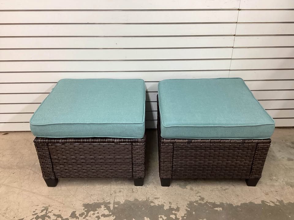 Wicker King Outdoor Ottoman Set