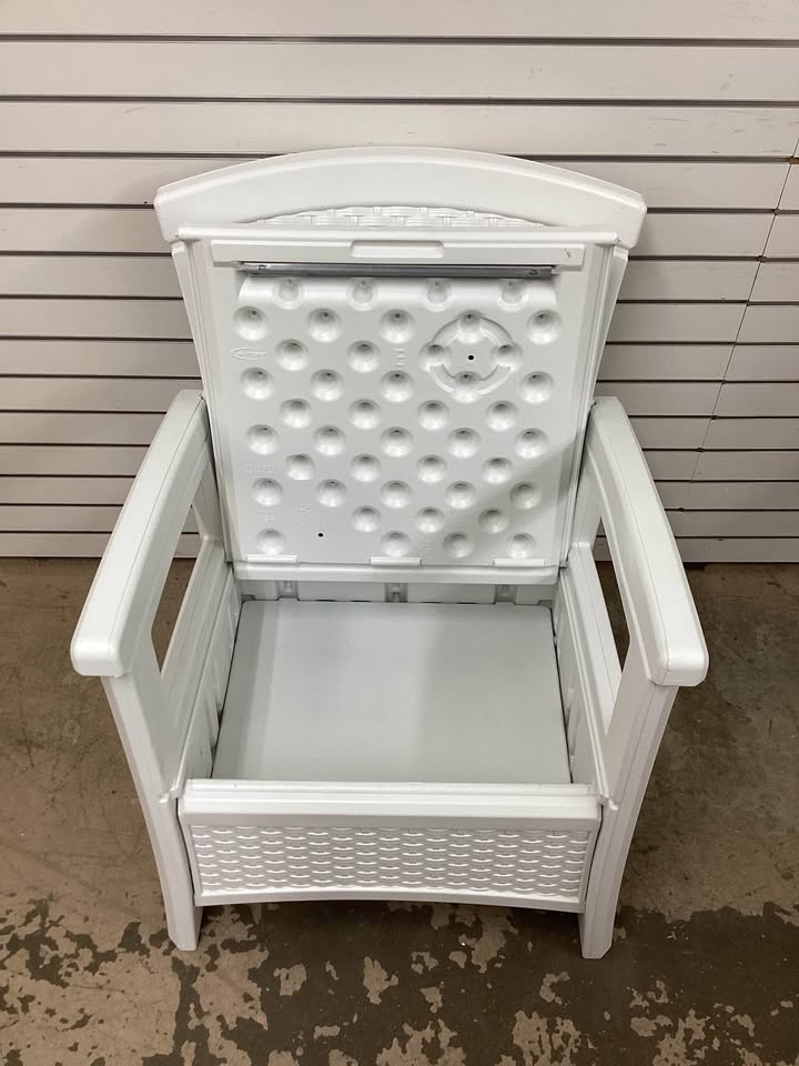Suncast Outdoor Chair