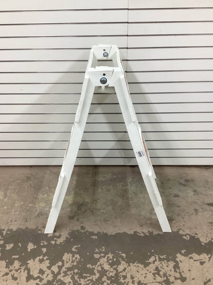 Type 2 Folding Barricade: 40 in Overall Ht, 24 in x 40 in, Engineer, Reflective