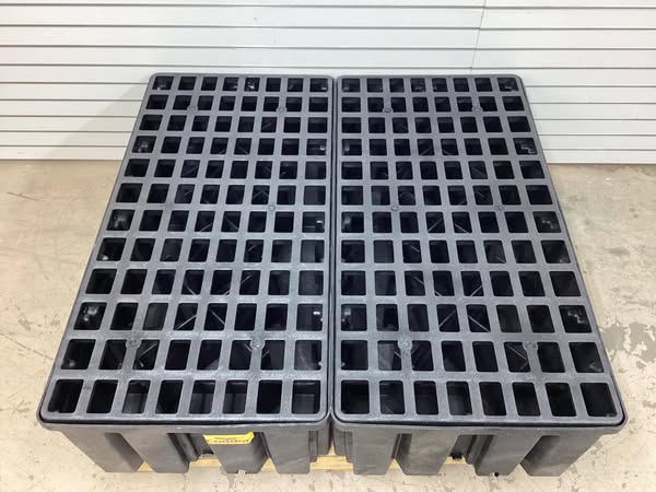 Condor Spill Pallet, 132 gal Spill Capacity, 4 Drums, 8,000 lb Load Capacity, Polyethylene