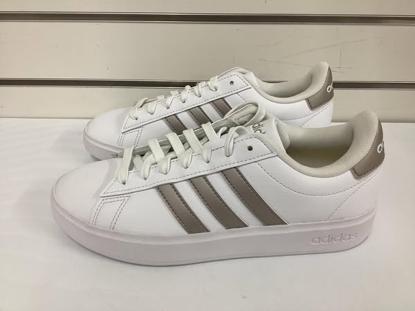 Women’s Adidas Grand Court 2.0 Shoes Size 6