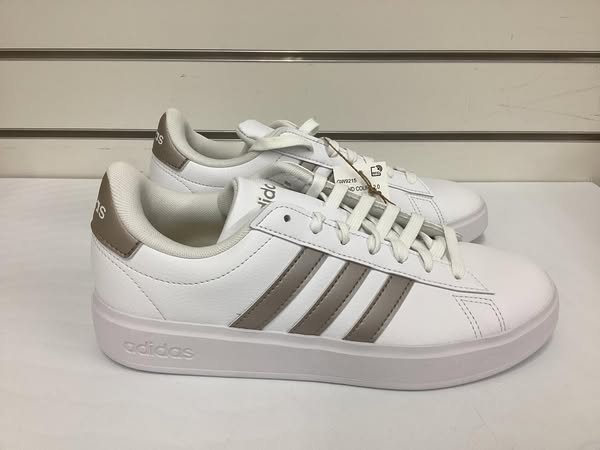 Women’s Adidas Grand Court 2.0 Shoes Size 6.5