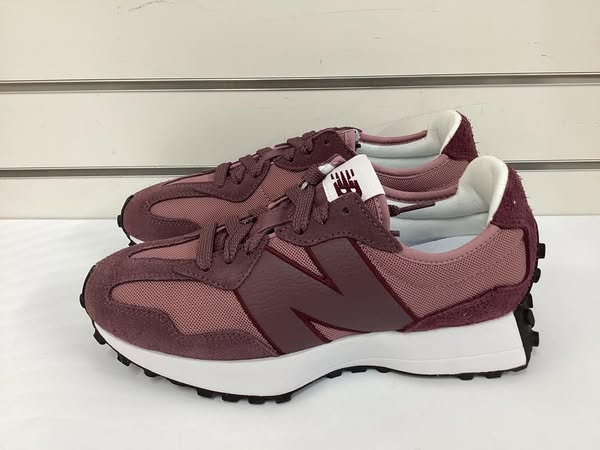 New Balance Men's 327 Classic Sneaker Size 8
