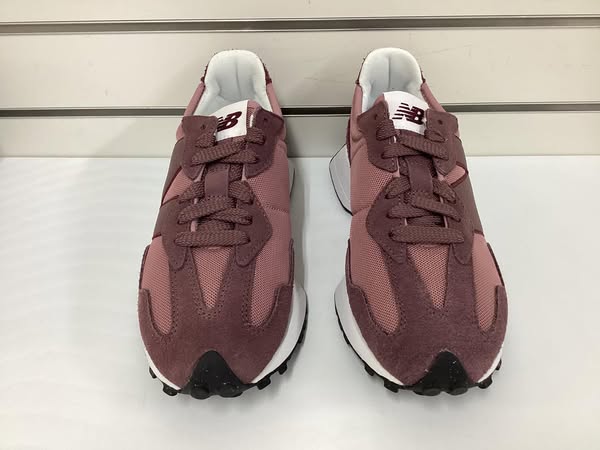 New Balance Men's 327 Classic Sneaker Size 8
