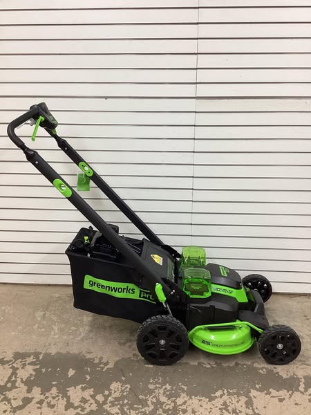 Greenworks 80-volt, 25-in Self Propelled Battery Walk Mower with (2) 2.5 Ah Batteries & Charger Included