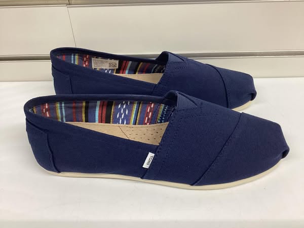 TOMS Women's Classic Canvas Shoe Size 9