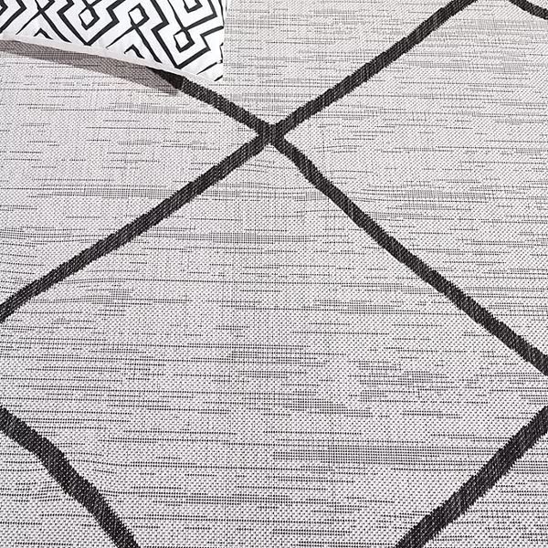 Safavieh Resort Indoor/Outdoor Rug Collection, 8' x 10'