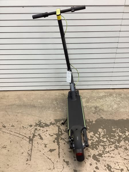 NAVEE S65 Scooter w/500 Watt Motor, 10" Self-Sealing Tires, 20 MPH Max